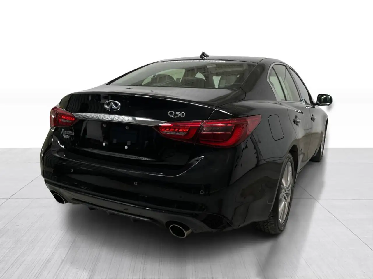 Infiniti Q50 снимка Infiniti Q50