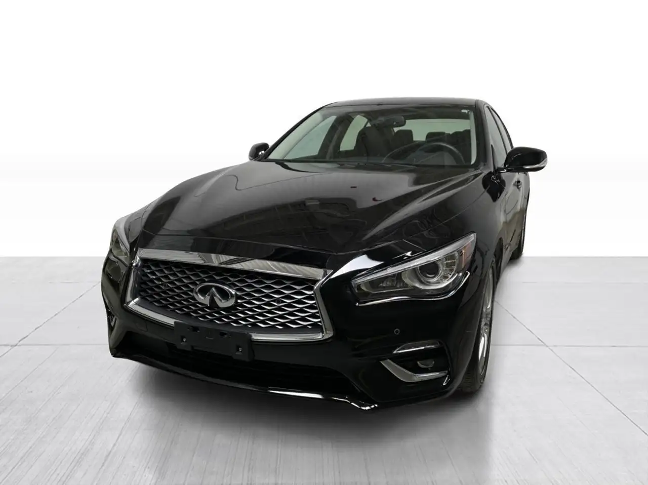 Infiniti Q50 снимка Infiniti Q50