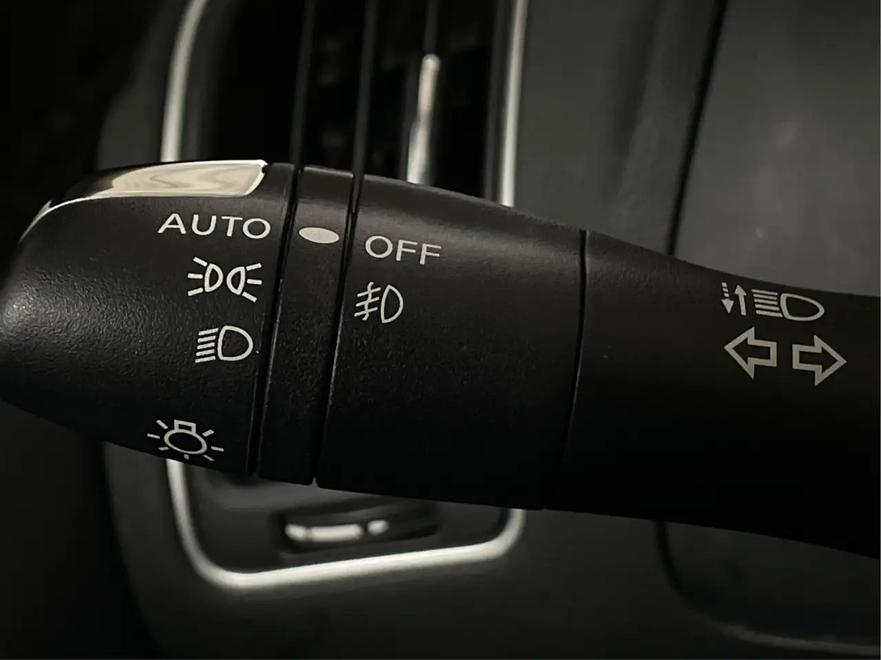 Infiniti Q50 снимка Infiniti Q50