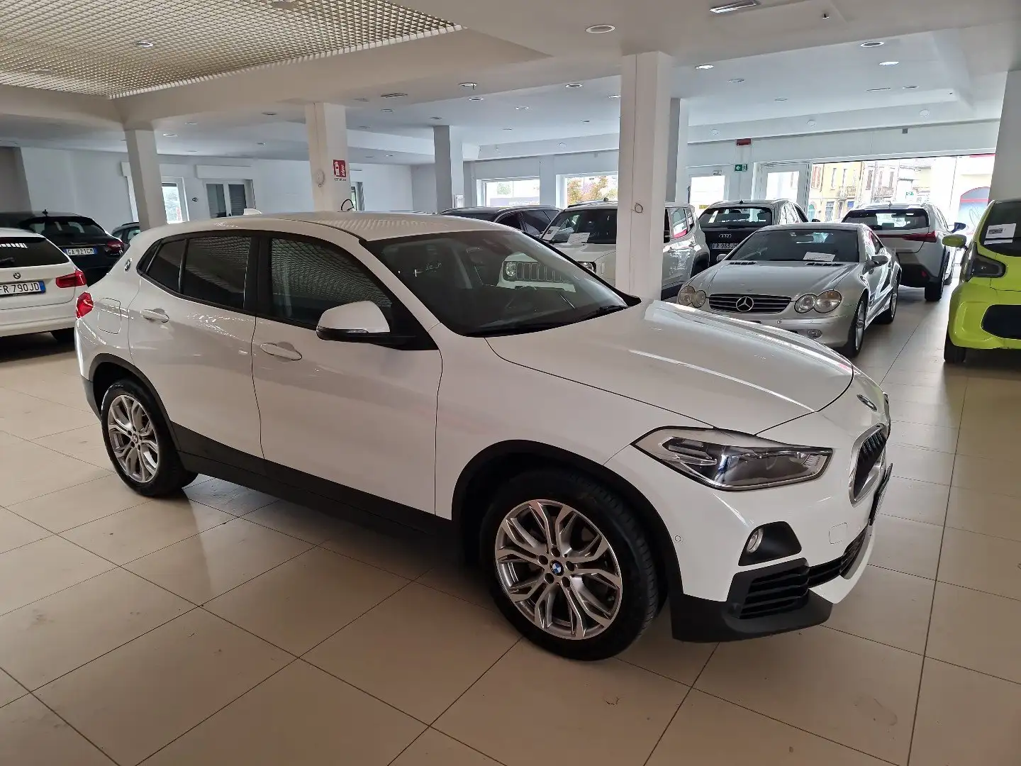 BMW X2 xDrive20d 190cv Business-X auto Navi Cruise 18” Blanc - 2