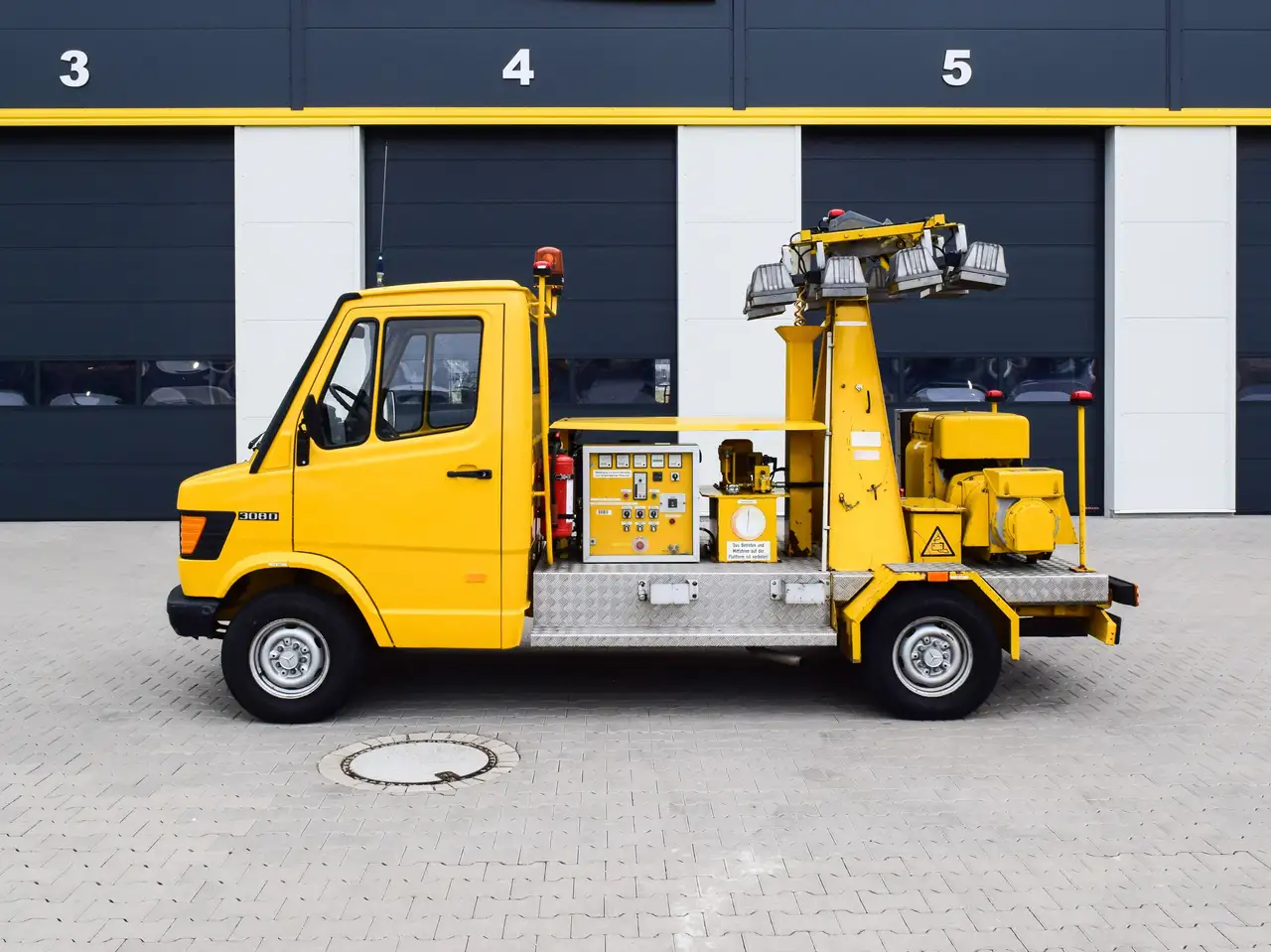 Mercedes-Benz 308D Automatik Lichtgiraffe mit Anhänger, foto 6