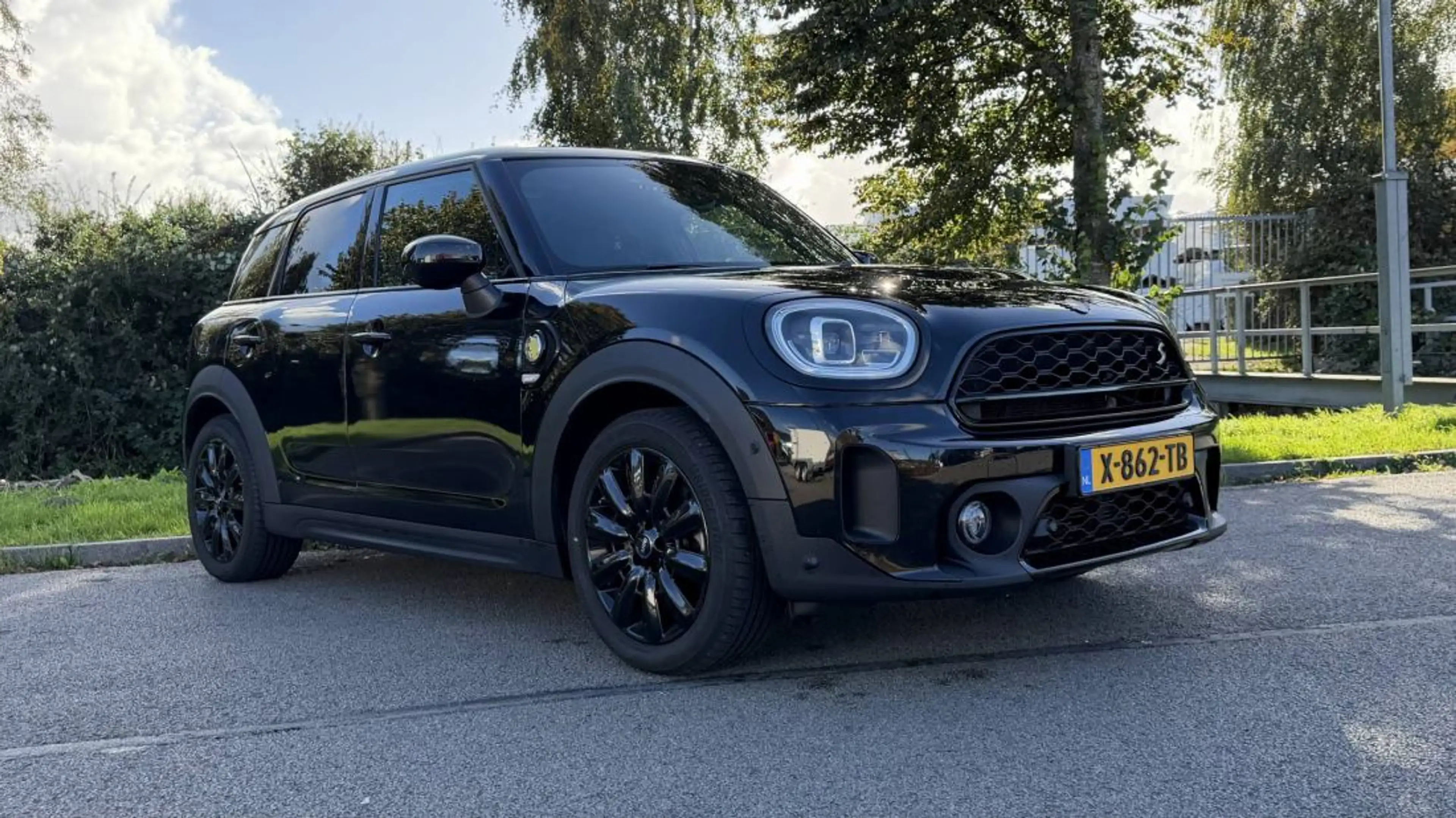 MINI Cooper SE Countryman 1.5 ALL4 MINI Yours — photo 3