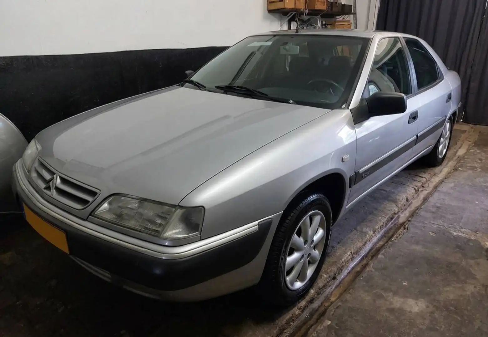 Citroen Xantia Xantia Kombi 2.0 16V SX Grau - 1