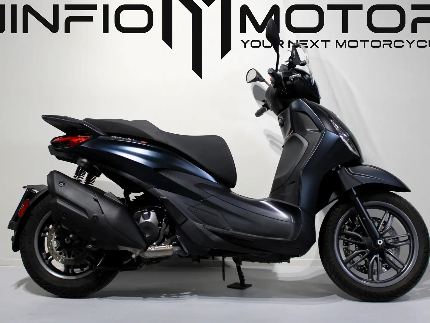 Piaggio Beverly 400 - 1