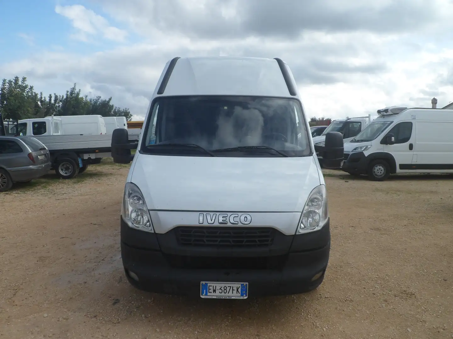 Iveco Daily 35s15 furgone medio alto Blanco - 2