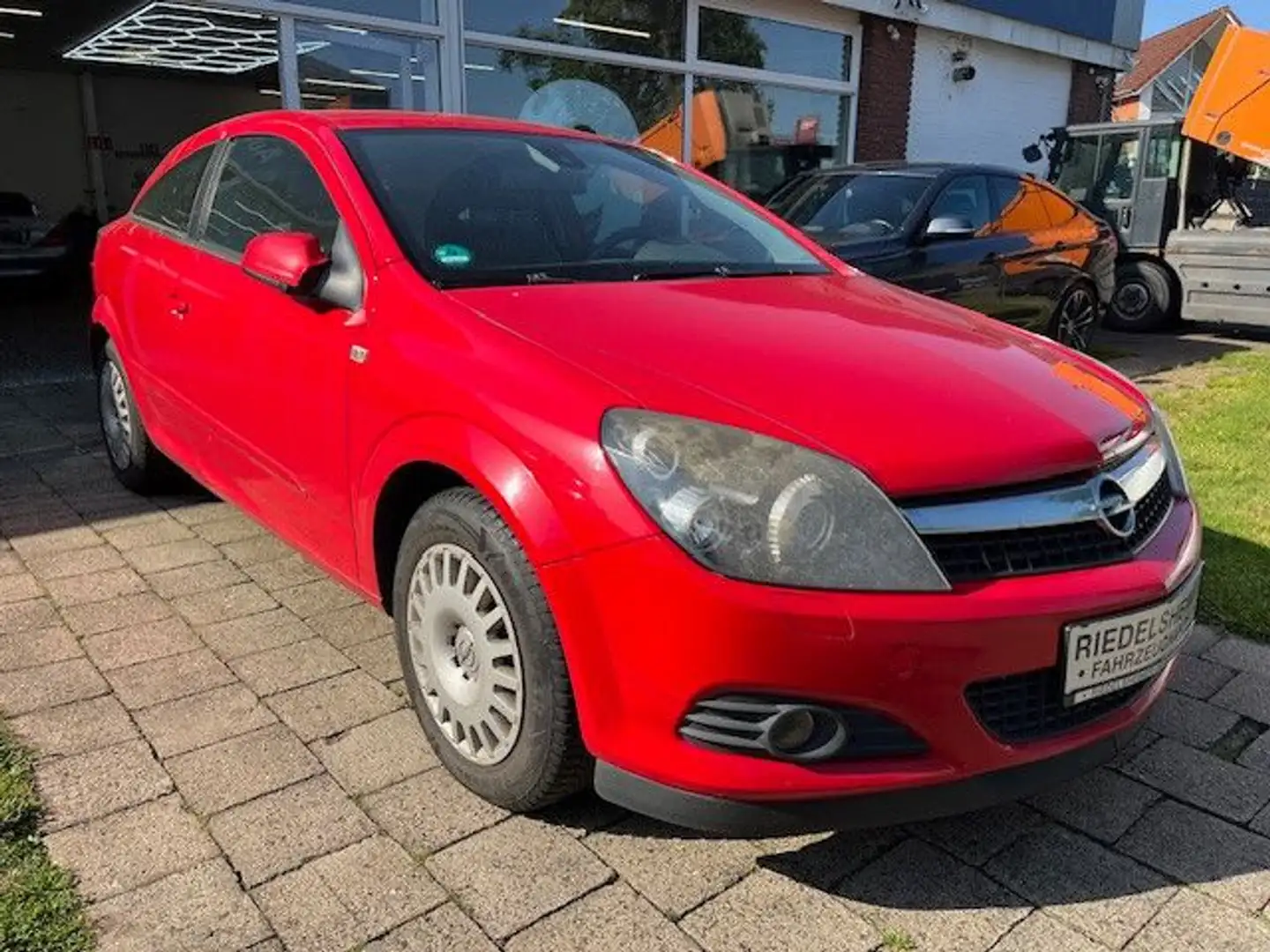 Opel Astra H GTC Cosmo 1.8 Klimaaut 1. Hand Czerwony - 1