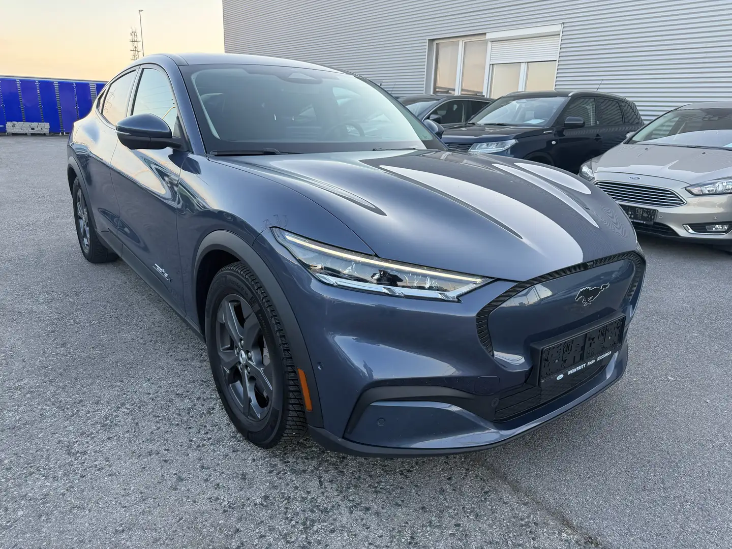 Ford Mustang Mach-E 88kWh Extended Range RWD Blau - 1