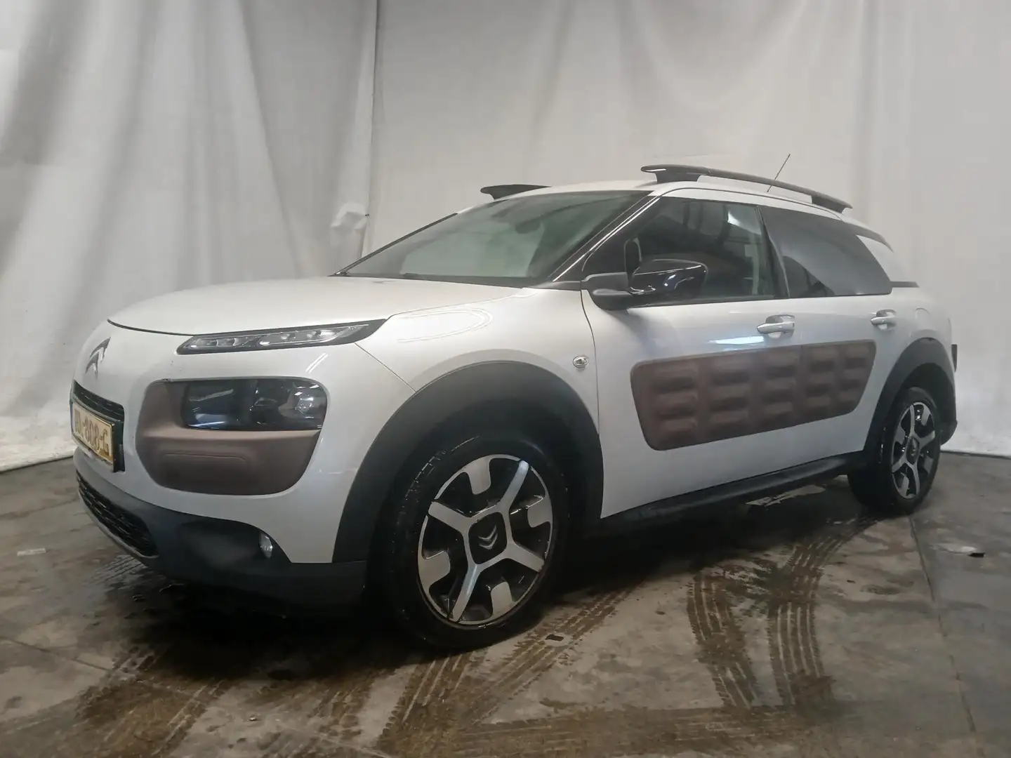 Citroen C4 Cactus 1.2 e-VTi Shine - Achter Schade - Motor Lampje Bra Weiß - 2