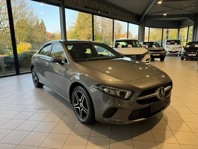 Mercedes-Benz A 250 A 250 e PHEV Business Solution (EU6AP)