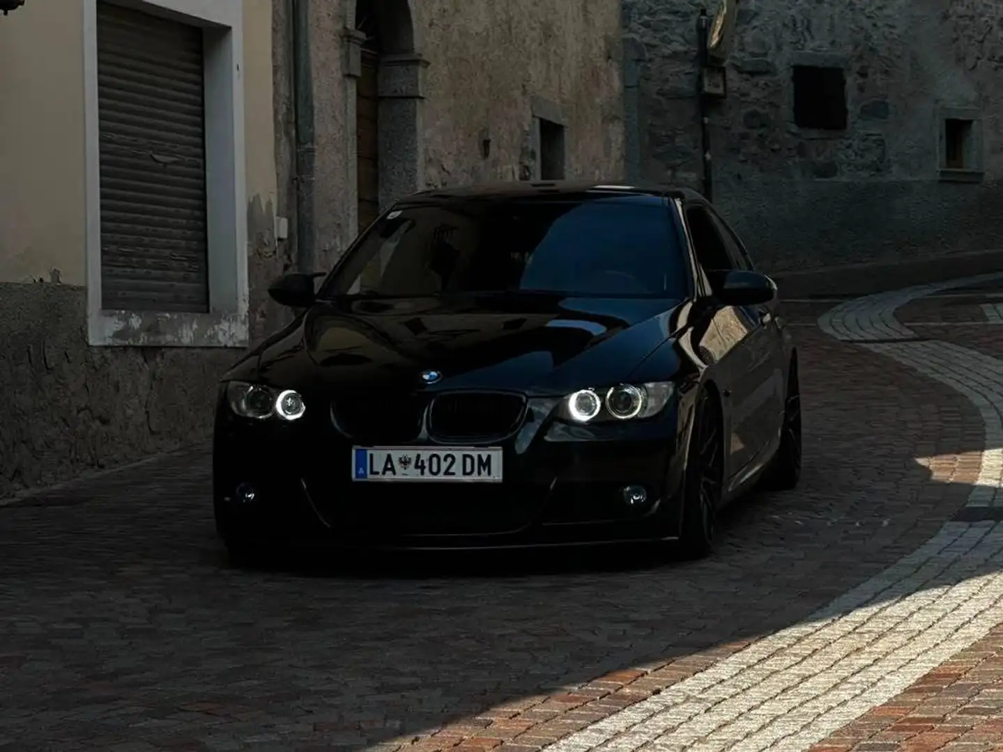 BMW 330 330xi Coupé Aut. Schwarz - 1