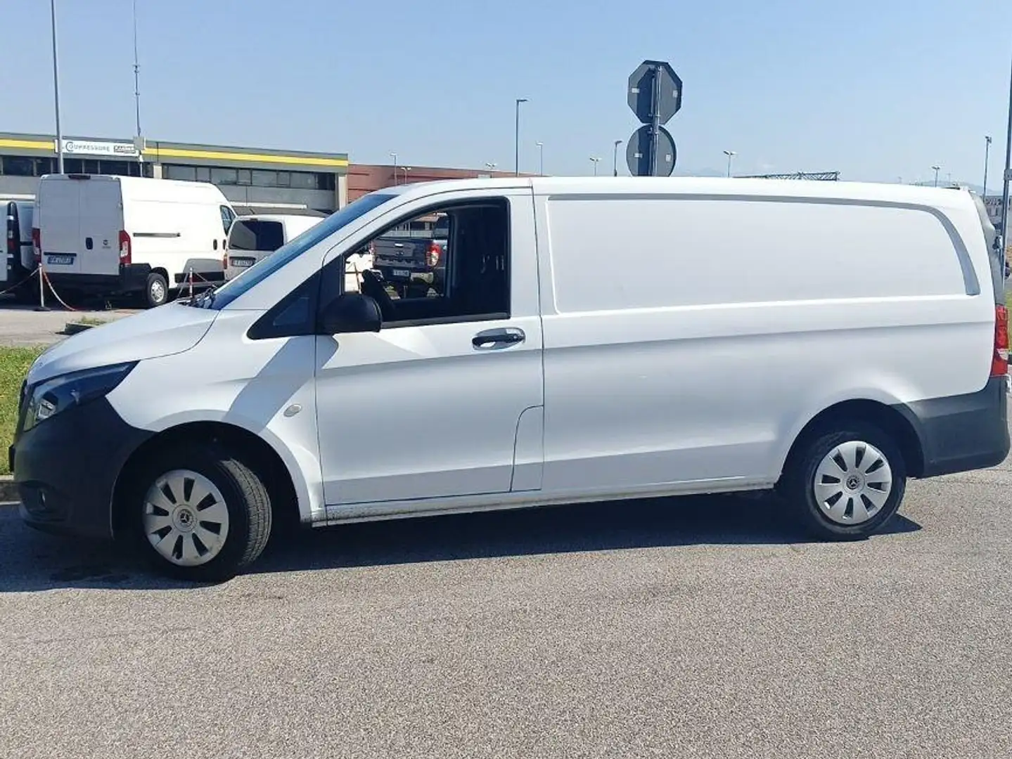 Mercedes-Benz Vito 114 RWD 2.2 Cdi Auto 7G Tronic Blanc - 2