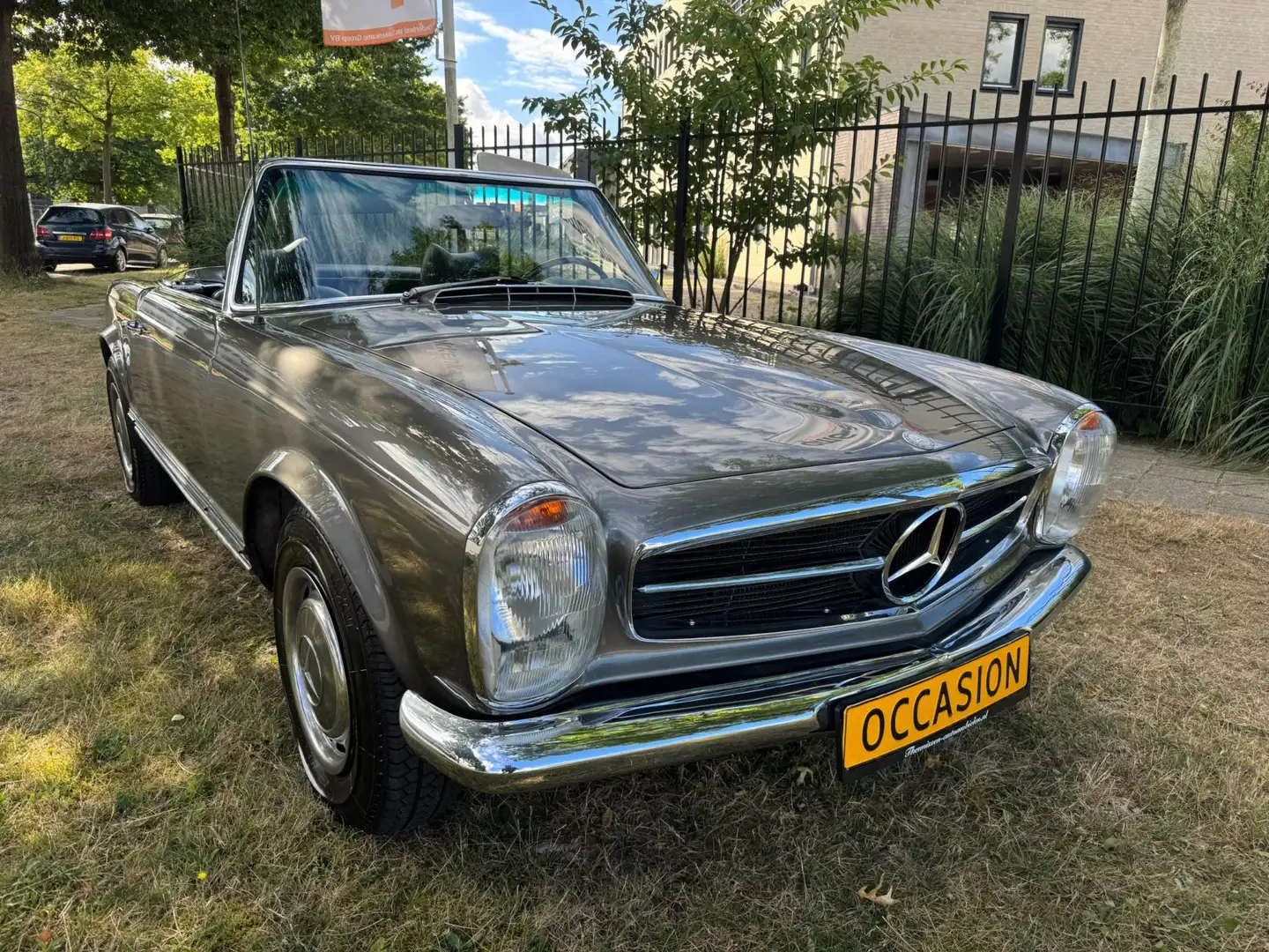 Mercedes-Benz SL 280 pagode automaat 1969 ( zonder gordels, in uitmunte Серый - 2