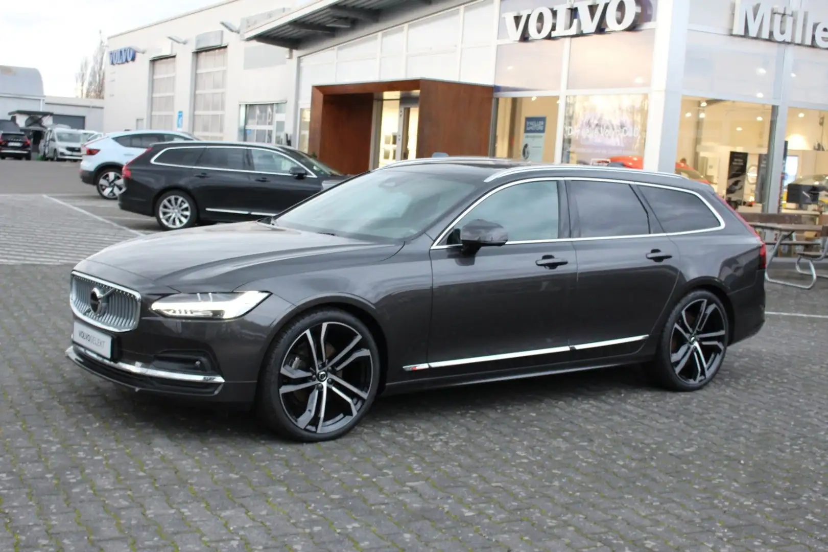Volvo V90 B4 Diesel Plus Bright+Pano+Standheizung+ACC+ Gris - 2