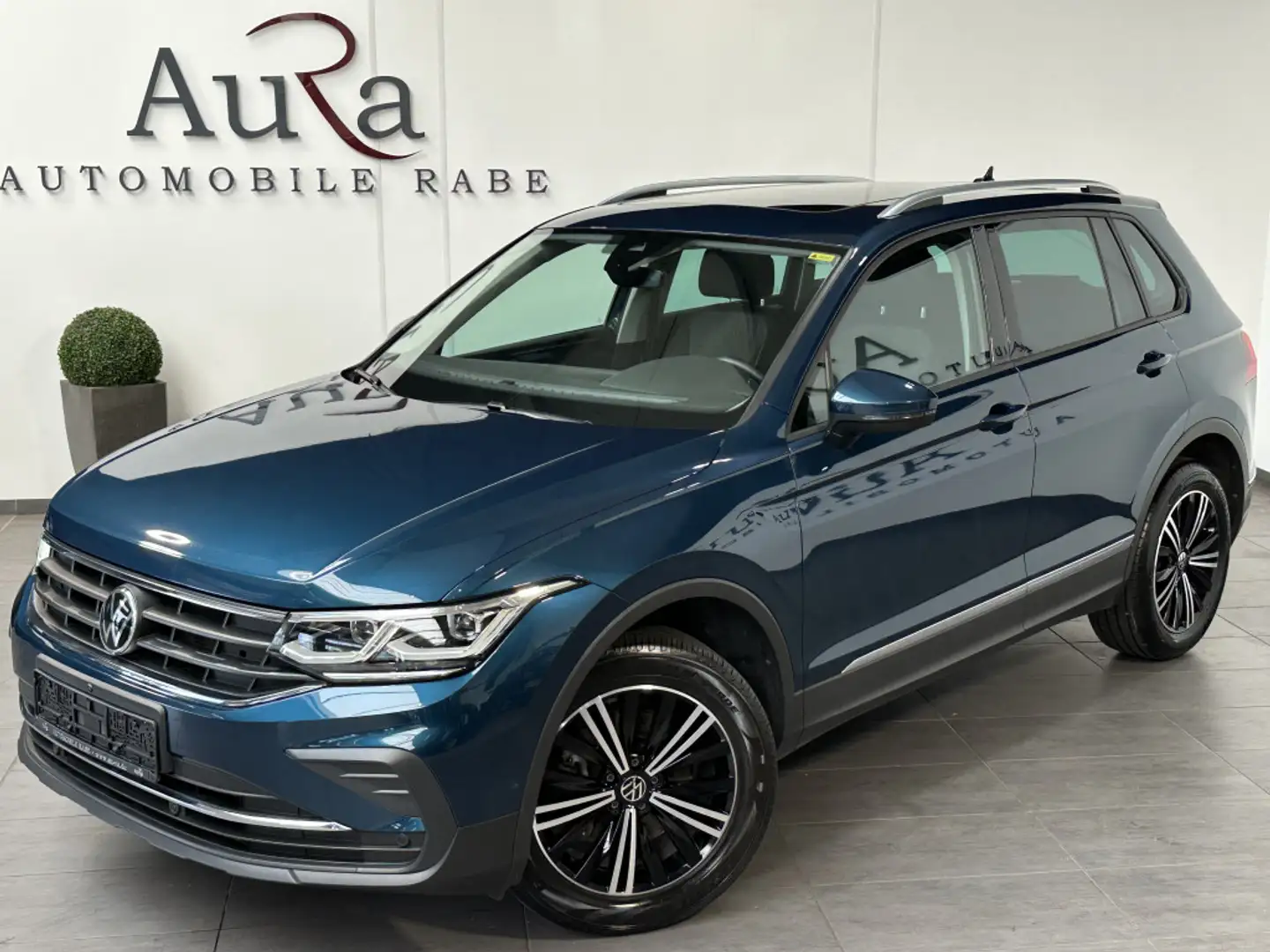 Volkswagen Tiguan 2.0 TDI DSG 4M Life NAV+LED+PANO+H&K+ACC Blau - 1