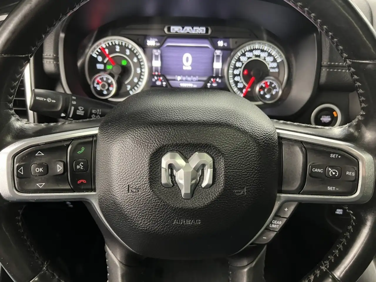 RAM 1500 снимка RAM 1500