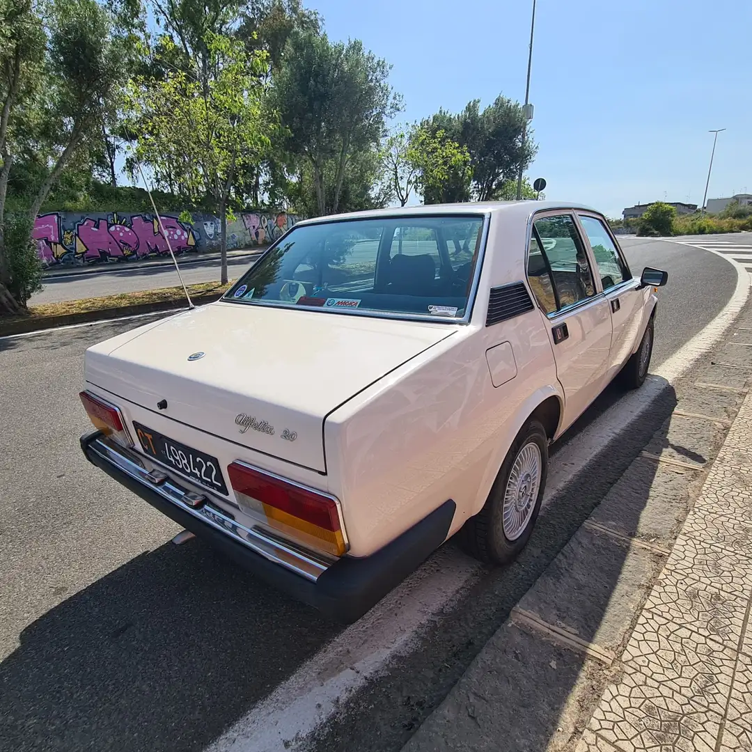 Alfa Romeo Alfetta 2.0 L - 2