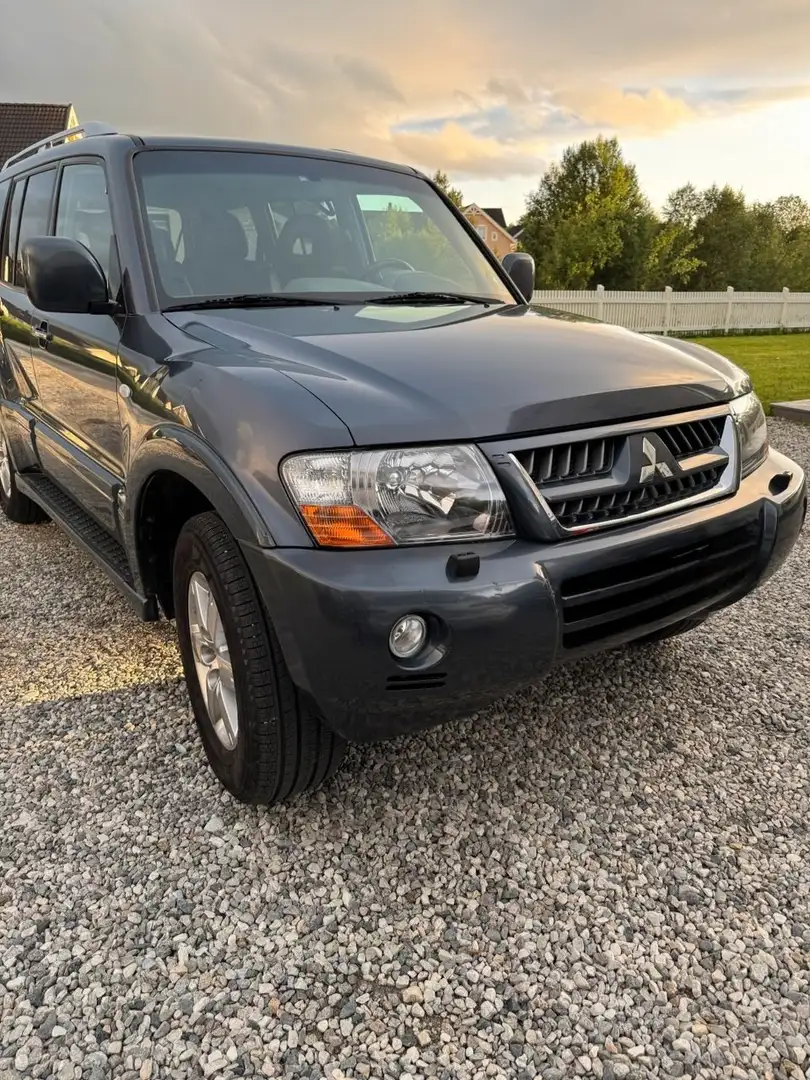 Mitsubishi Pajero Pajero 3.2 DI-D Automatik Liberty Gris - 1
