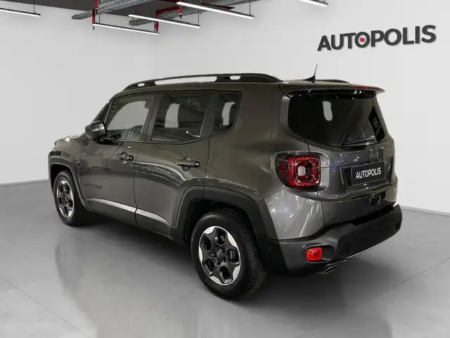 Jeep Renegade view 13