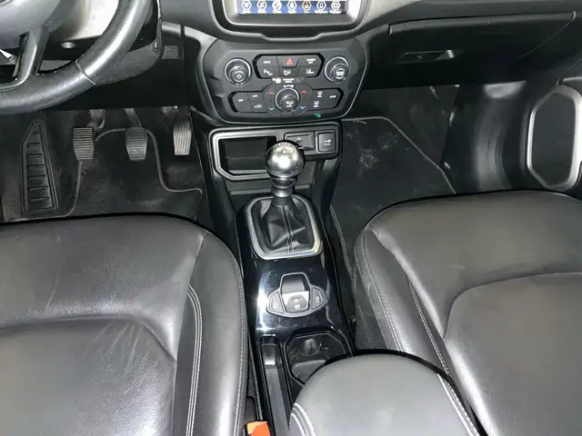 Jeep Renegade view 10