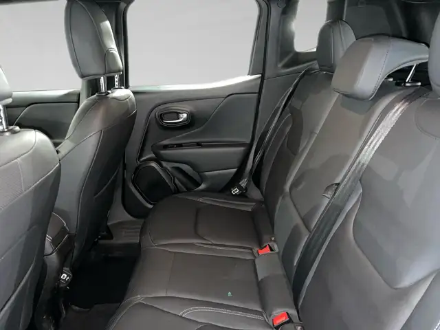 Jeep Renegade view 11