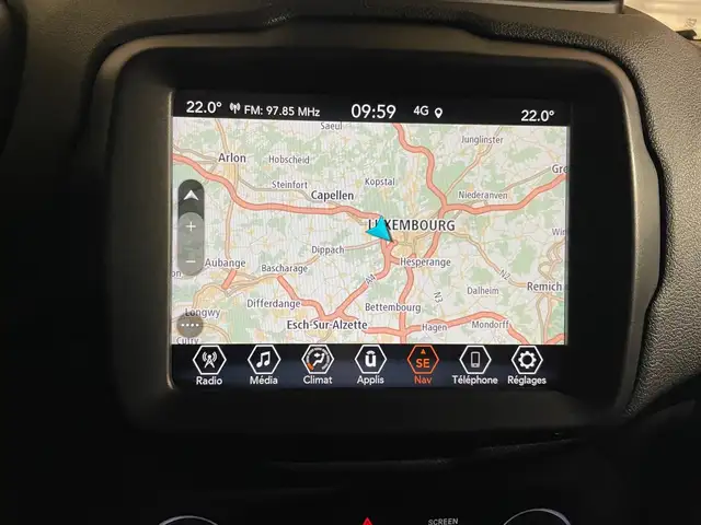 Jeep Renegade view 3