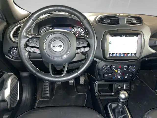 Jeep Renegade view 6