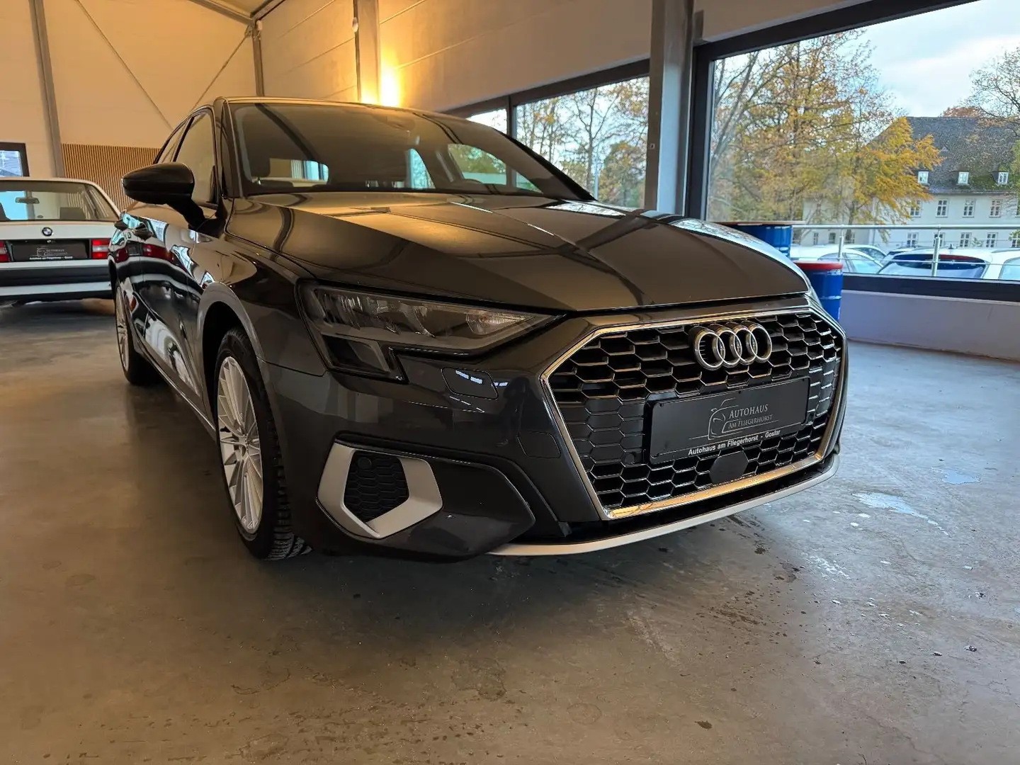 Audi A3 Sportback 35 TFSI advanced LED/Temp/SHZ/PDC Gris - 2
