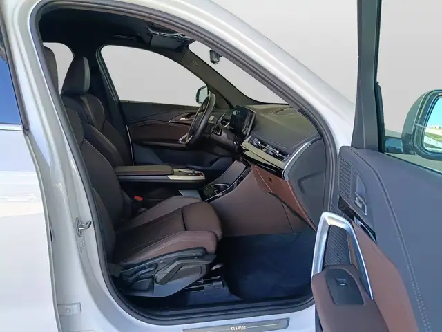 BMW X1 view 11