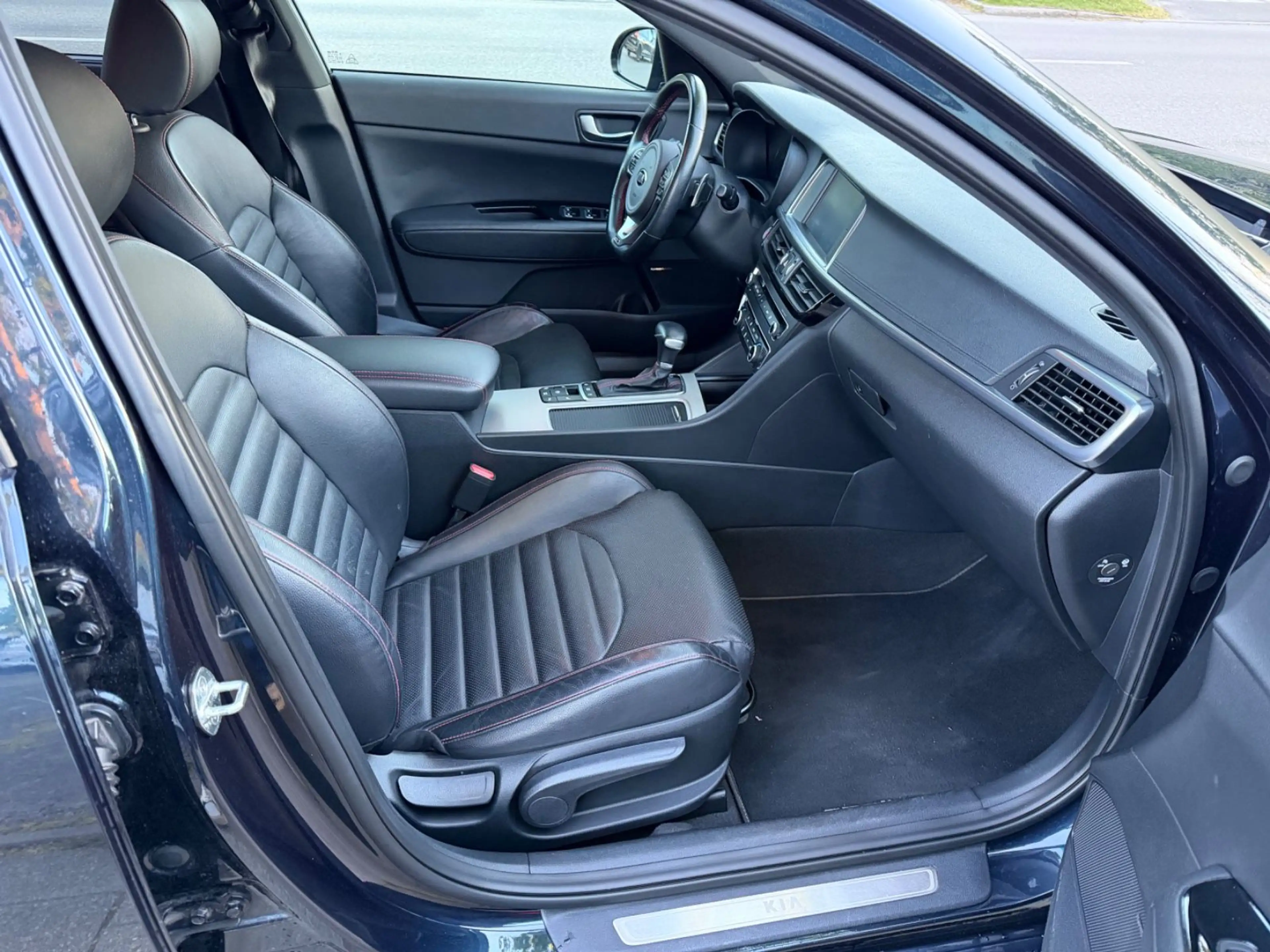 Kia Optima Sportswagon GT-Line — photo 9