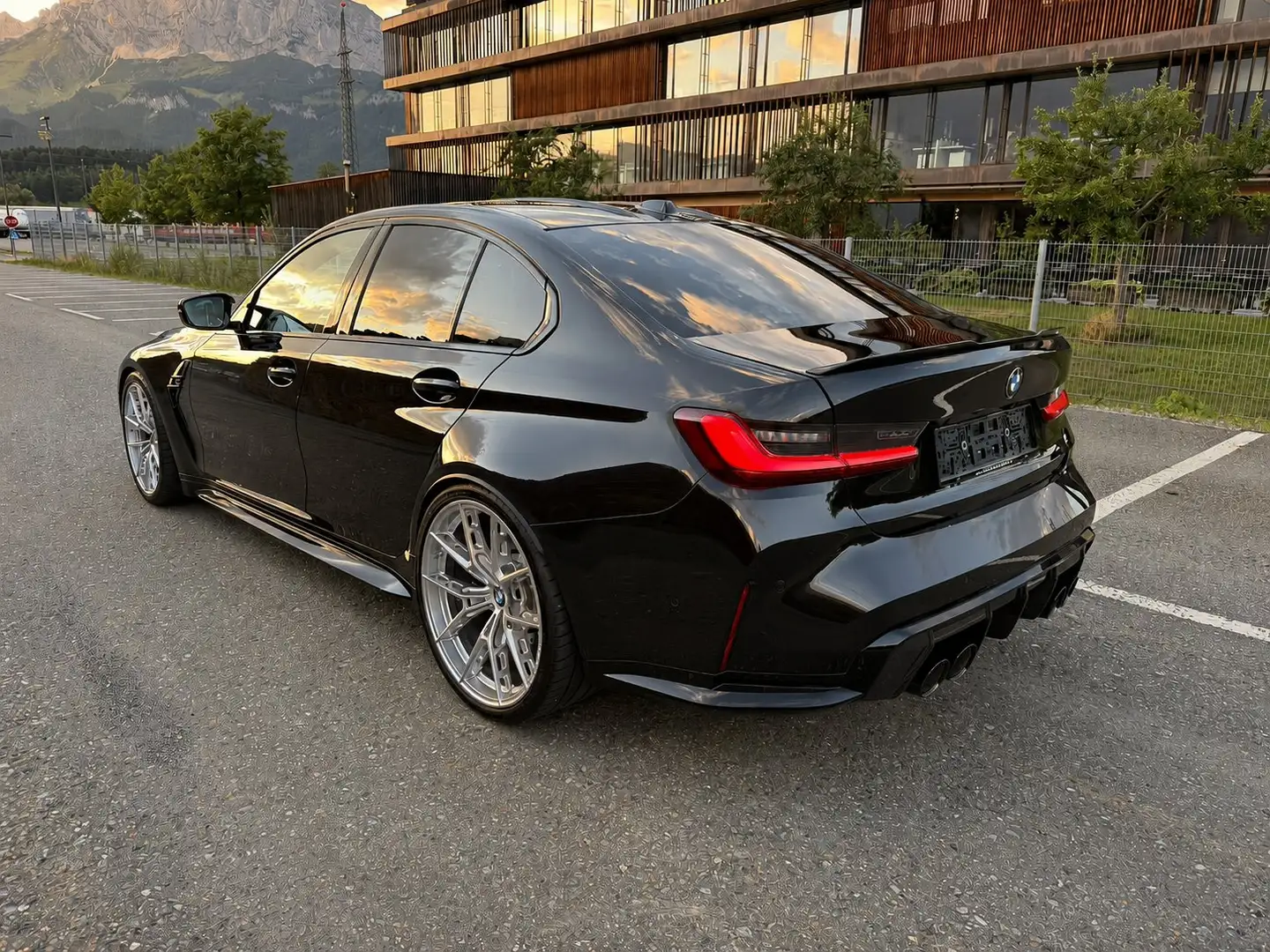 BMW M3 Competition xDrive | KW | Schalensitze | Carbon | Schwarz - 2