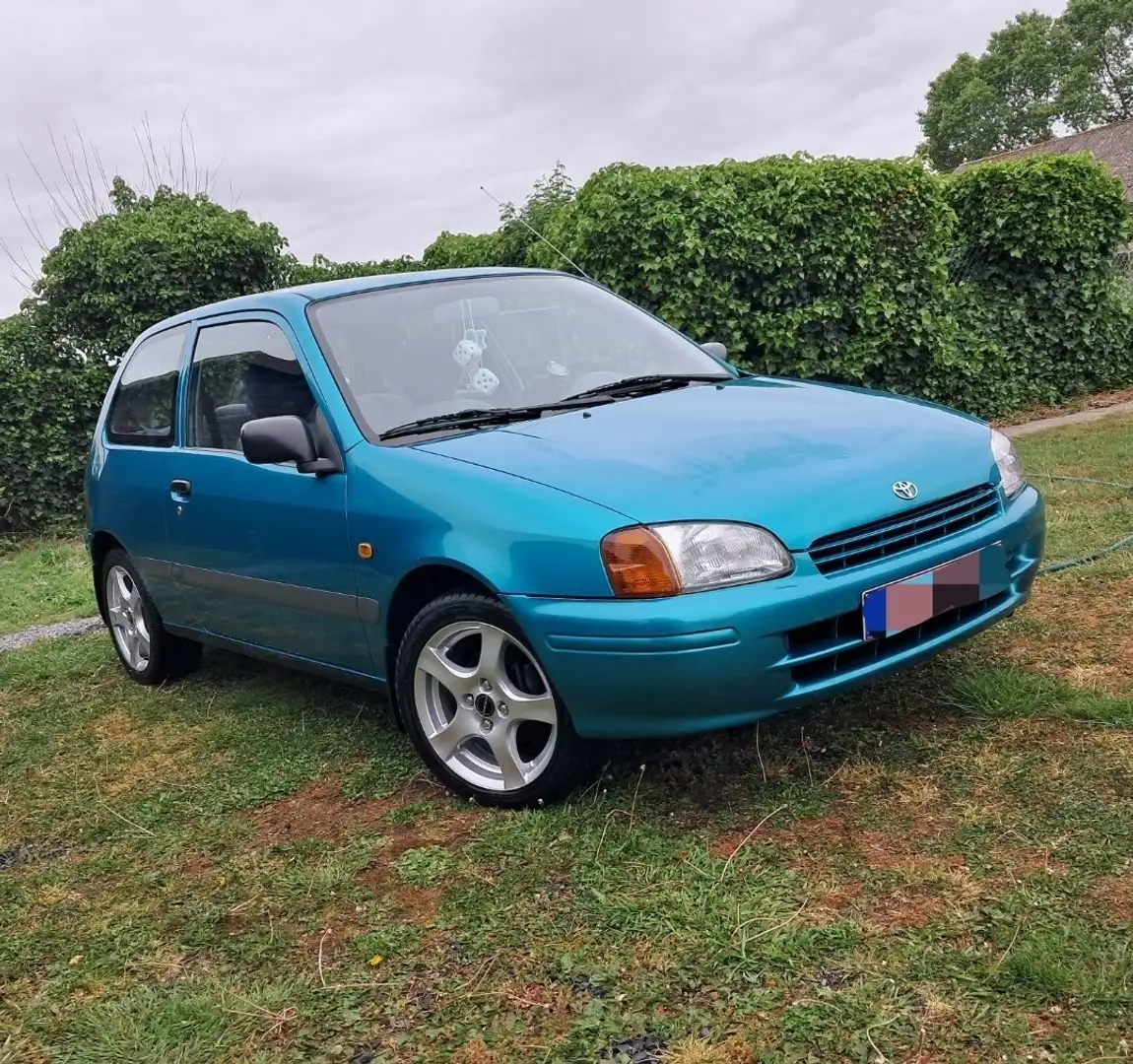 Toyota Starlet - 1