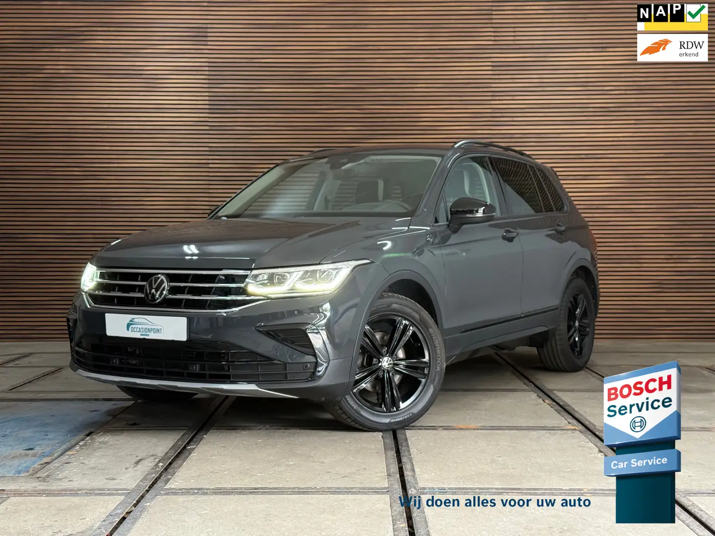 Volkswagen Tiguan 1.5 TSI Automaat Urban Sport | Harman/Kardon | Car Grijs - 1