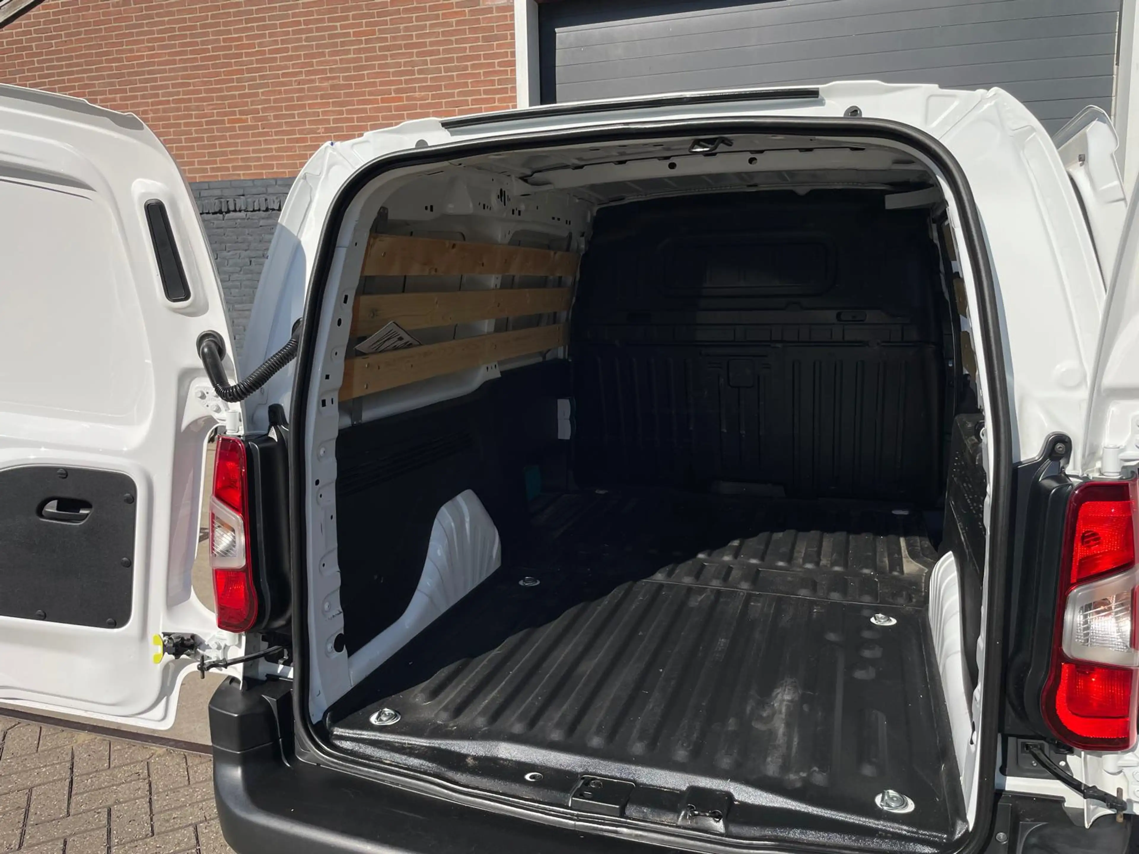 Opel Combo 1.5D L2H1 Edition EURO6 - grote beurt / nieuwe dis — photo 11