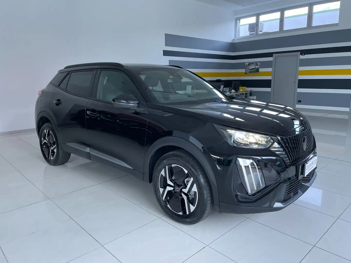 Peugeot 2008 1.2 130 CV Allure Pack KM 0 Zwart - 1