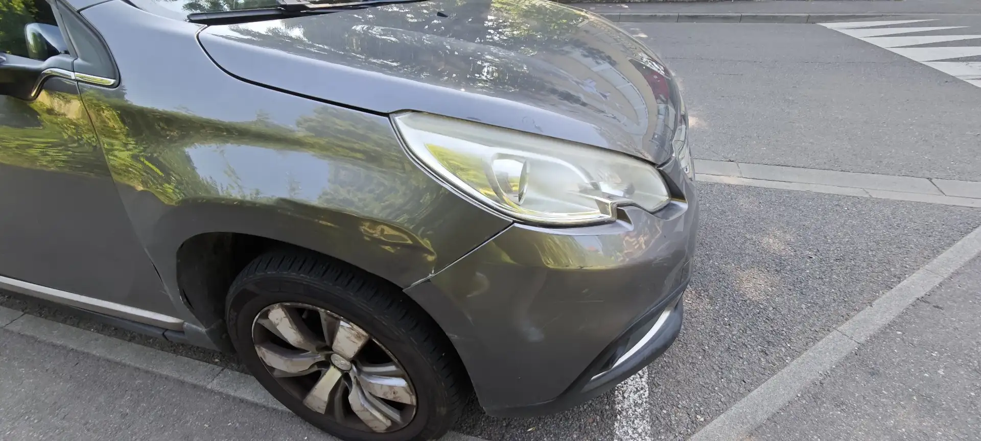Peugeot 2008 1.6 VTi 120ch BVM5 Féline Titane - 1