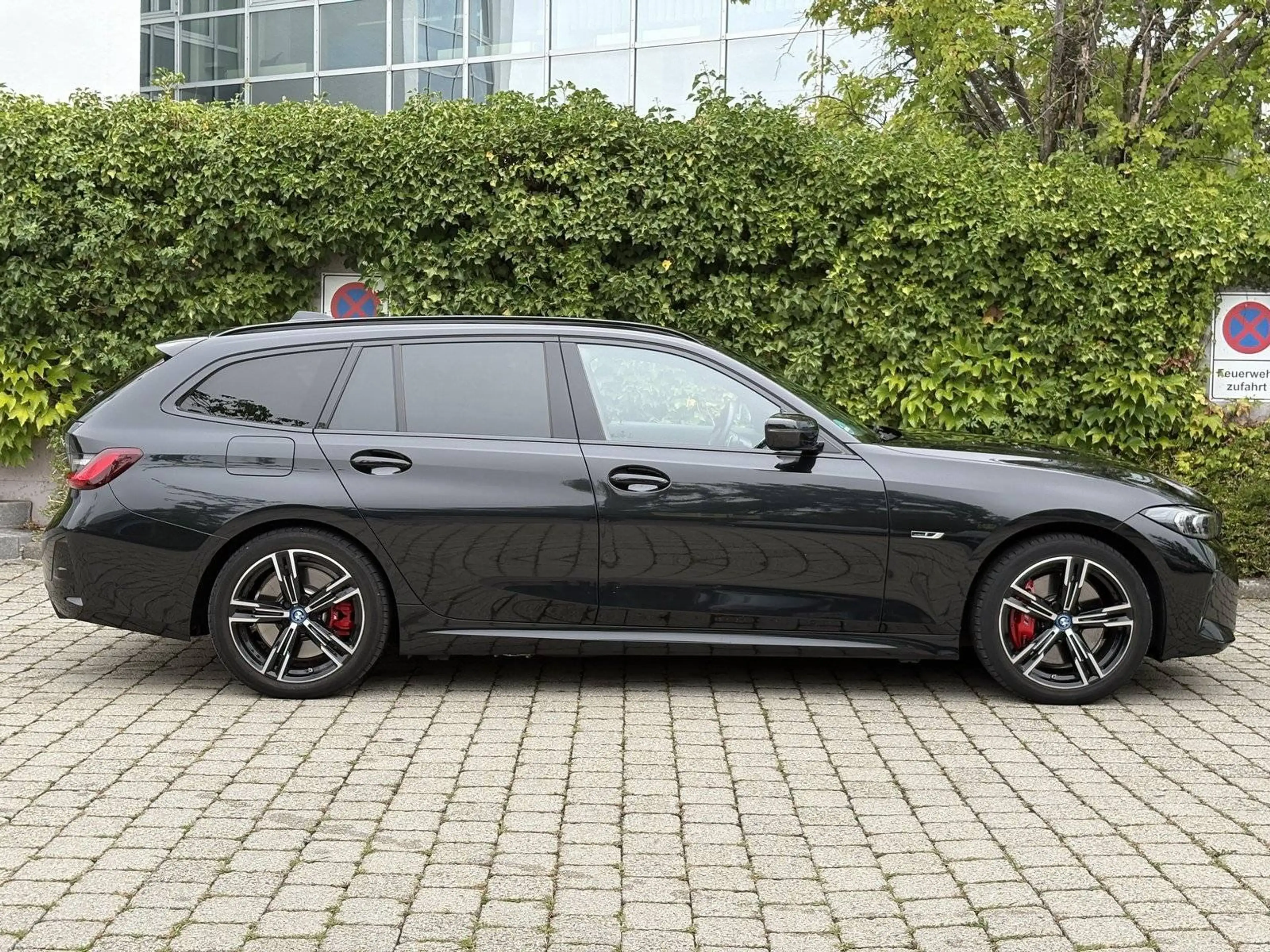 BMW 330 e M Sport SHZ Park-Assist RKam Inno — photo 13