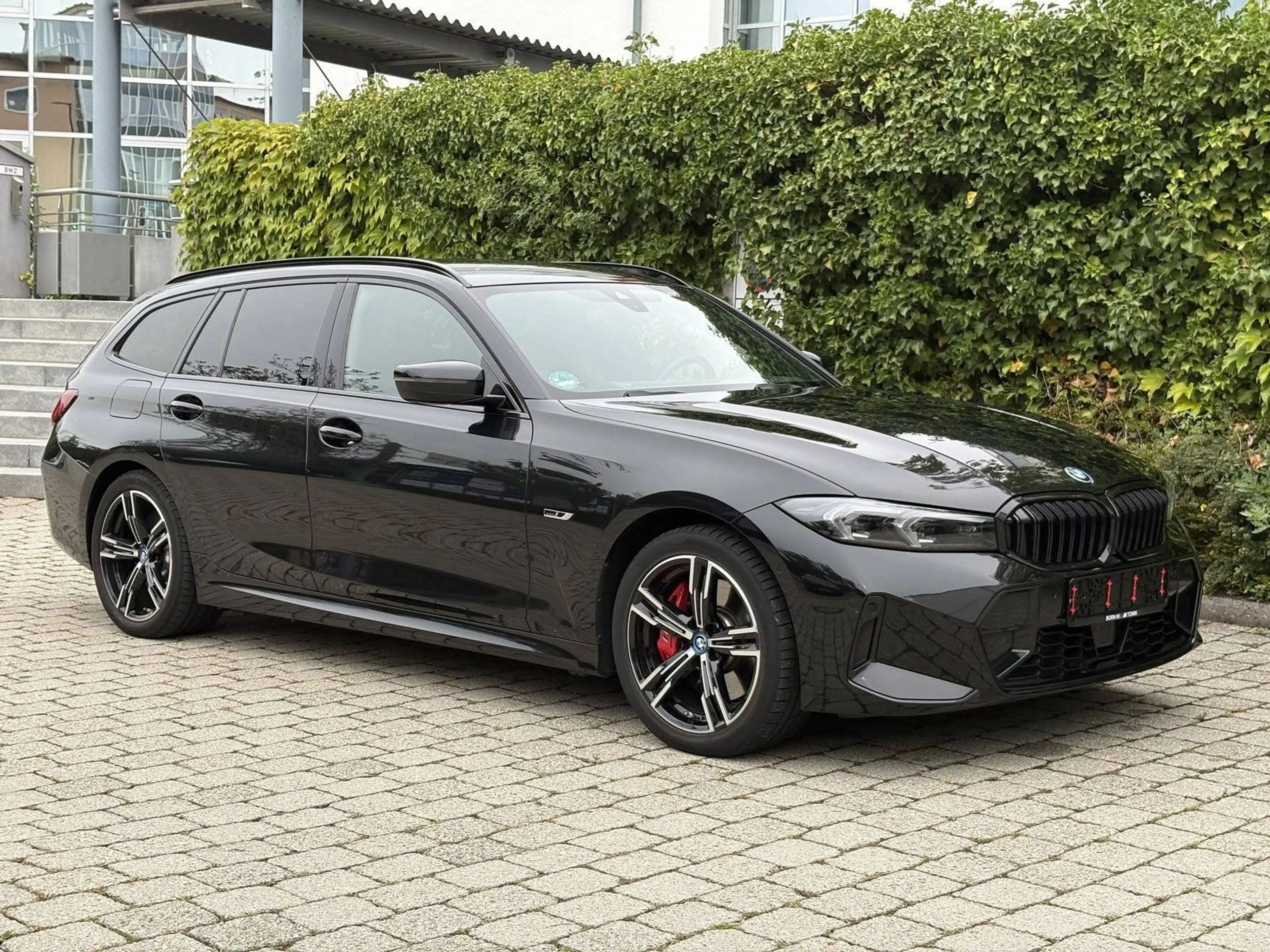 BMW 330 e M Sport SHZ Park-Assist RKam Inno — photo 4