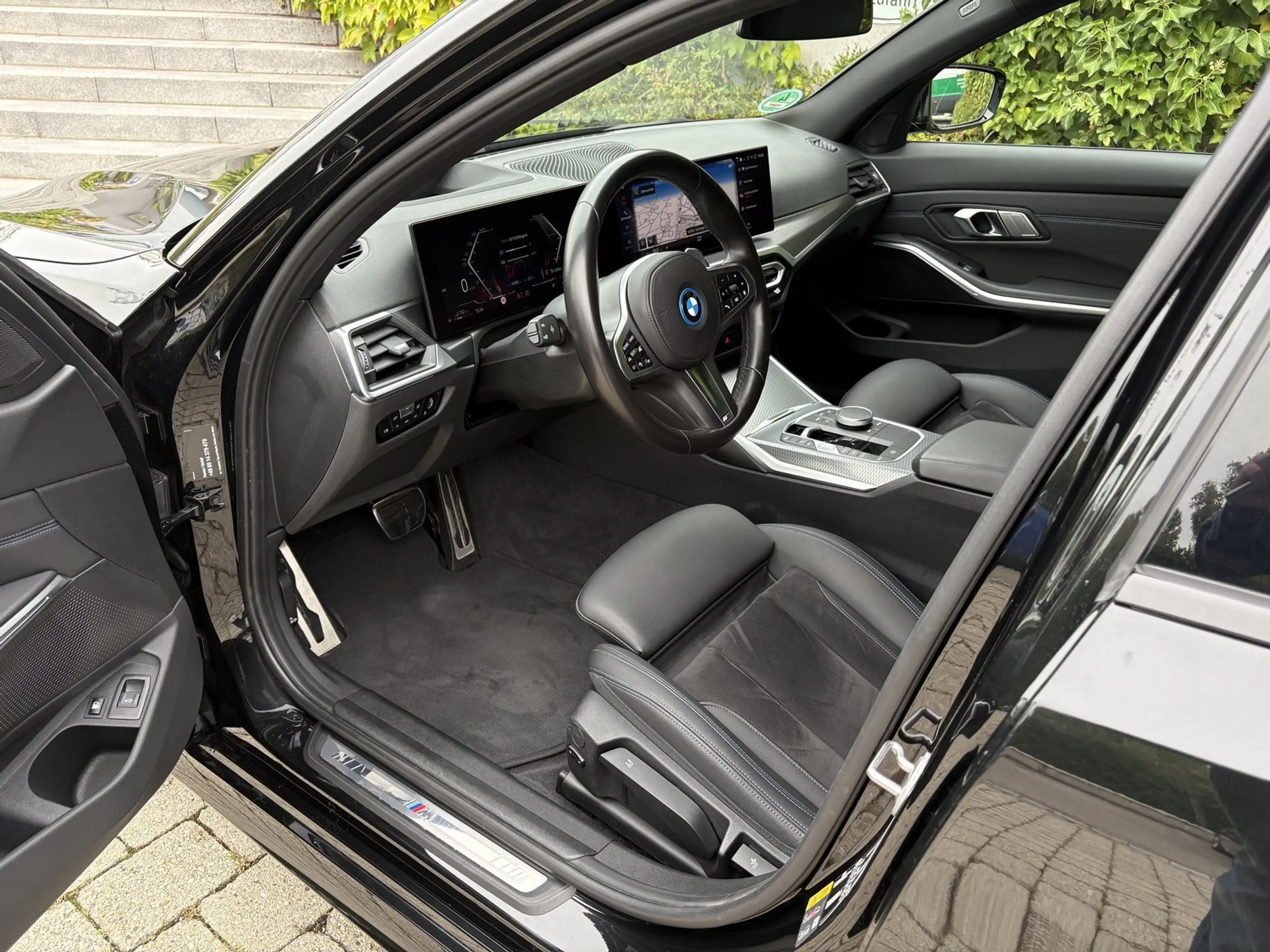 BMW 330 e M Sport SHZ Park-Assist RKam Inno — photo 6