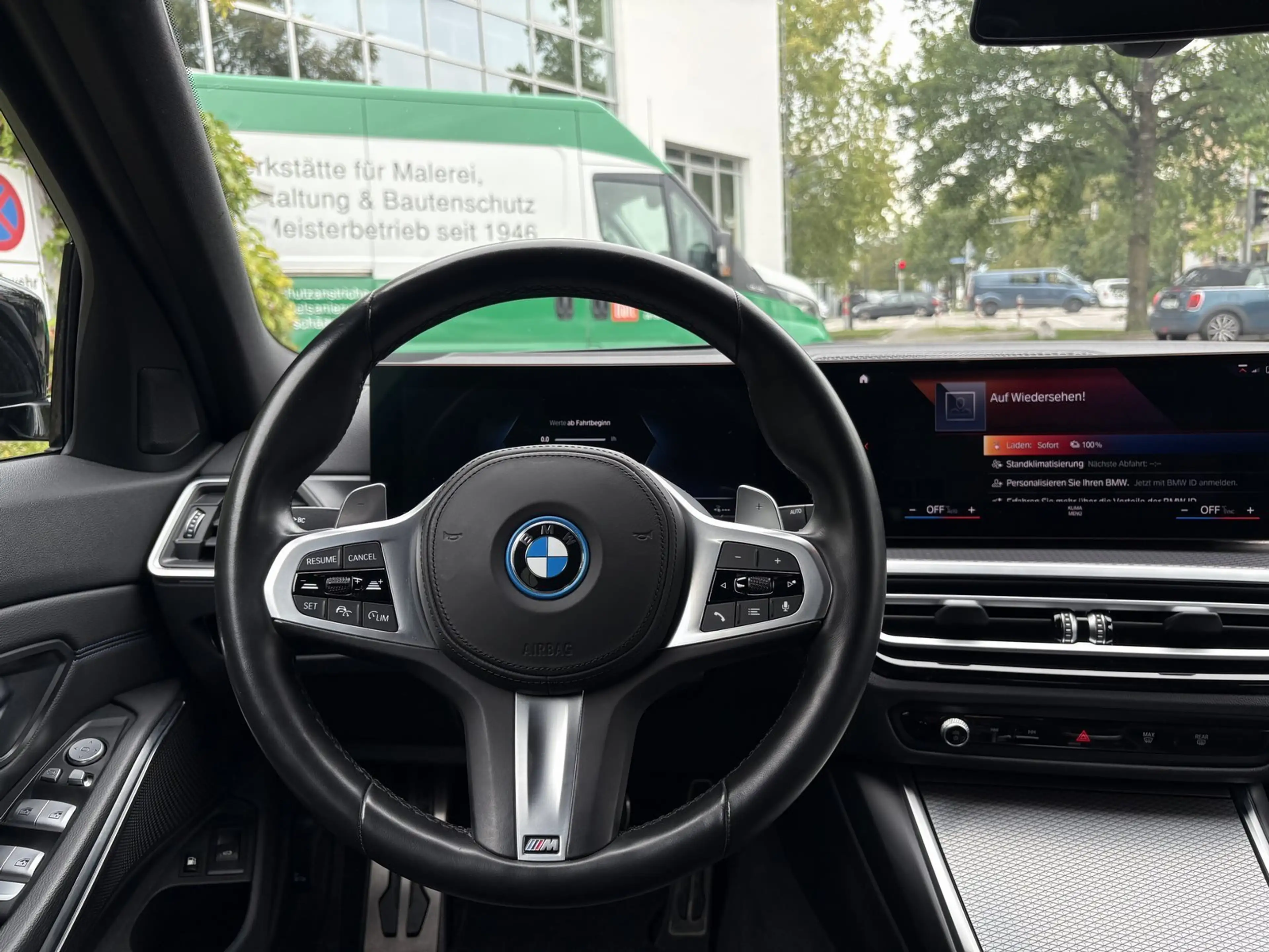BMW 330 e M Sport SHZ Park-Assist RKam Inno — photo 8