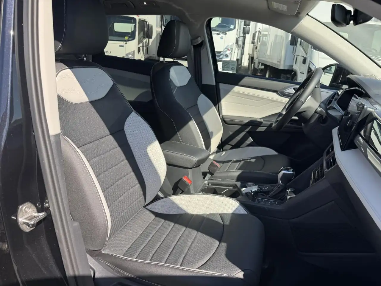 Volkswagen Taos снимка Volkswagen Taos