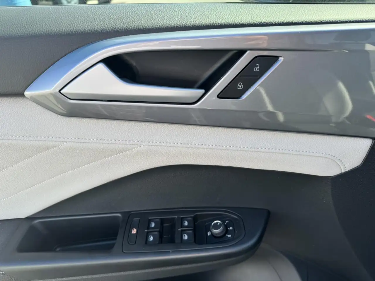 Volkswagen Taos снимка Volkswagen Taos