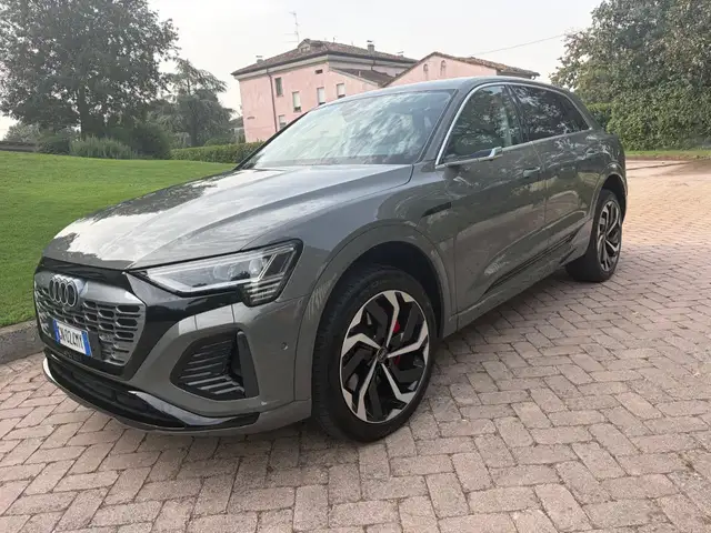 Audi Q8 e-tron 55 S line edition quattro