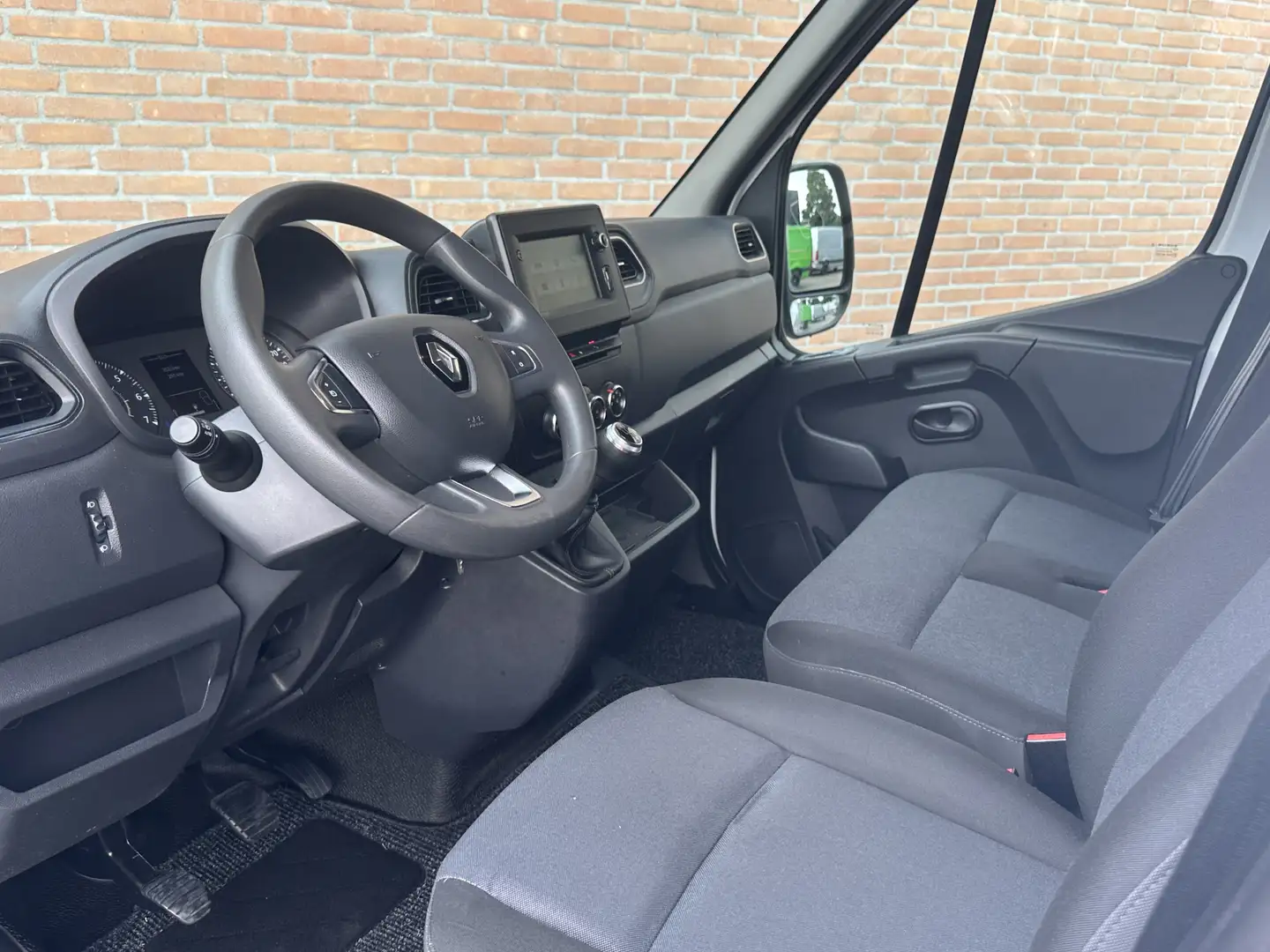 Renault Master 2.3dCi 150PK L2H2 / 2x Schuifdeur / Camera / Trekh Wit - 2