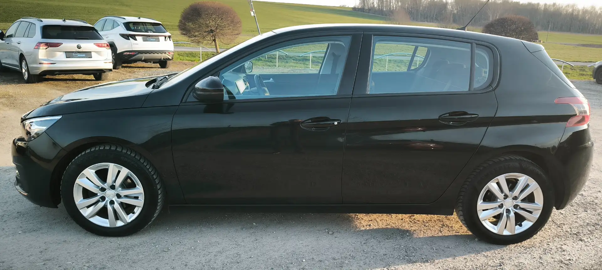 Peugeot 308 Active Pack Schwarz - 2