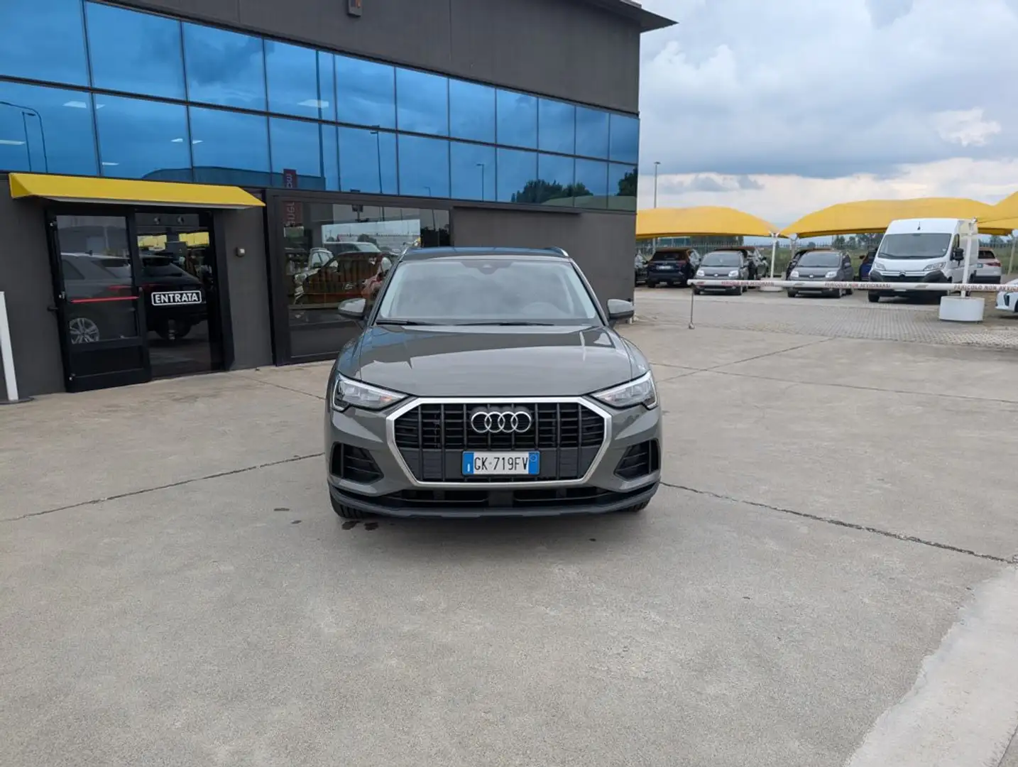 Audi Q3 45 1.4 tfsi e Business s-tronic - Plug in Hybrid Grigio - 2
