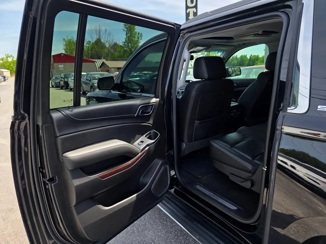 GMC Yukon снимка GMC Yukon