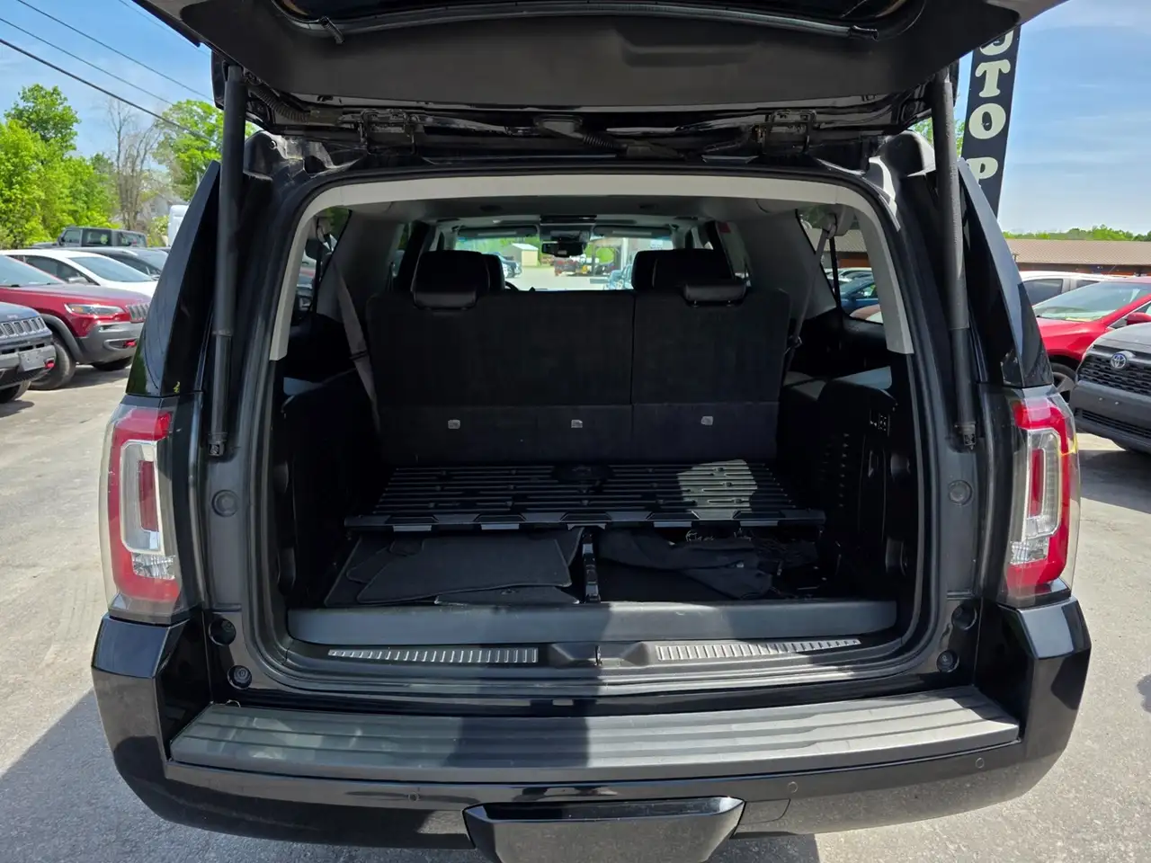 GMC Yukon снимка GMC Yukon