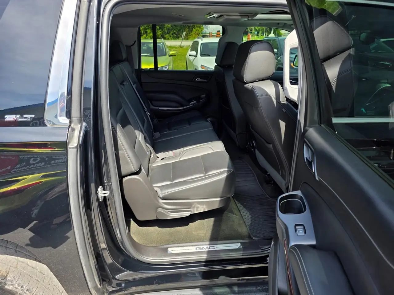 GMC Yukon снимка GMC Yukon