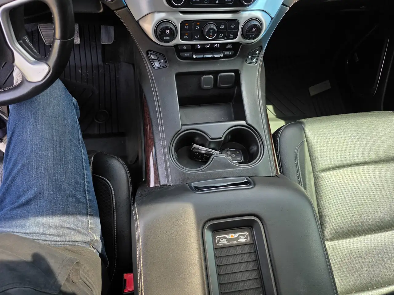 GMC Yukon снимка GMC Yukon
