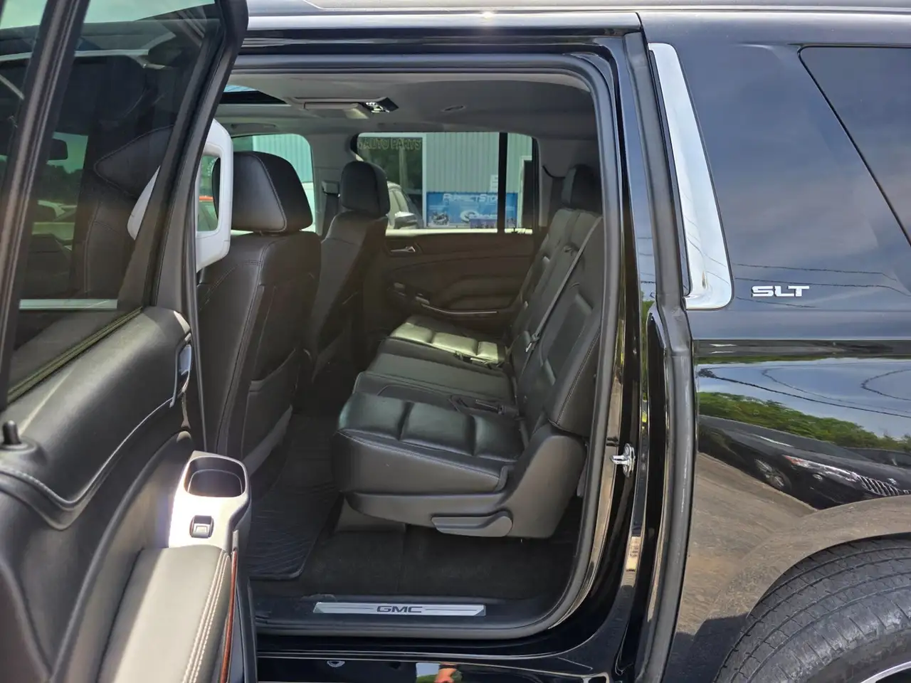 GMC Yukon снимка GMC Yukon